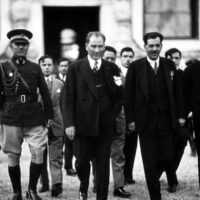 BBC, 47 Yıllık 'Atatürk: Türklerin Babası' Belgeselini Tekrar Yayınladı!